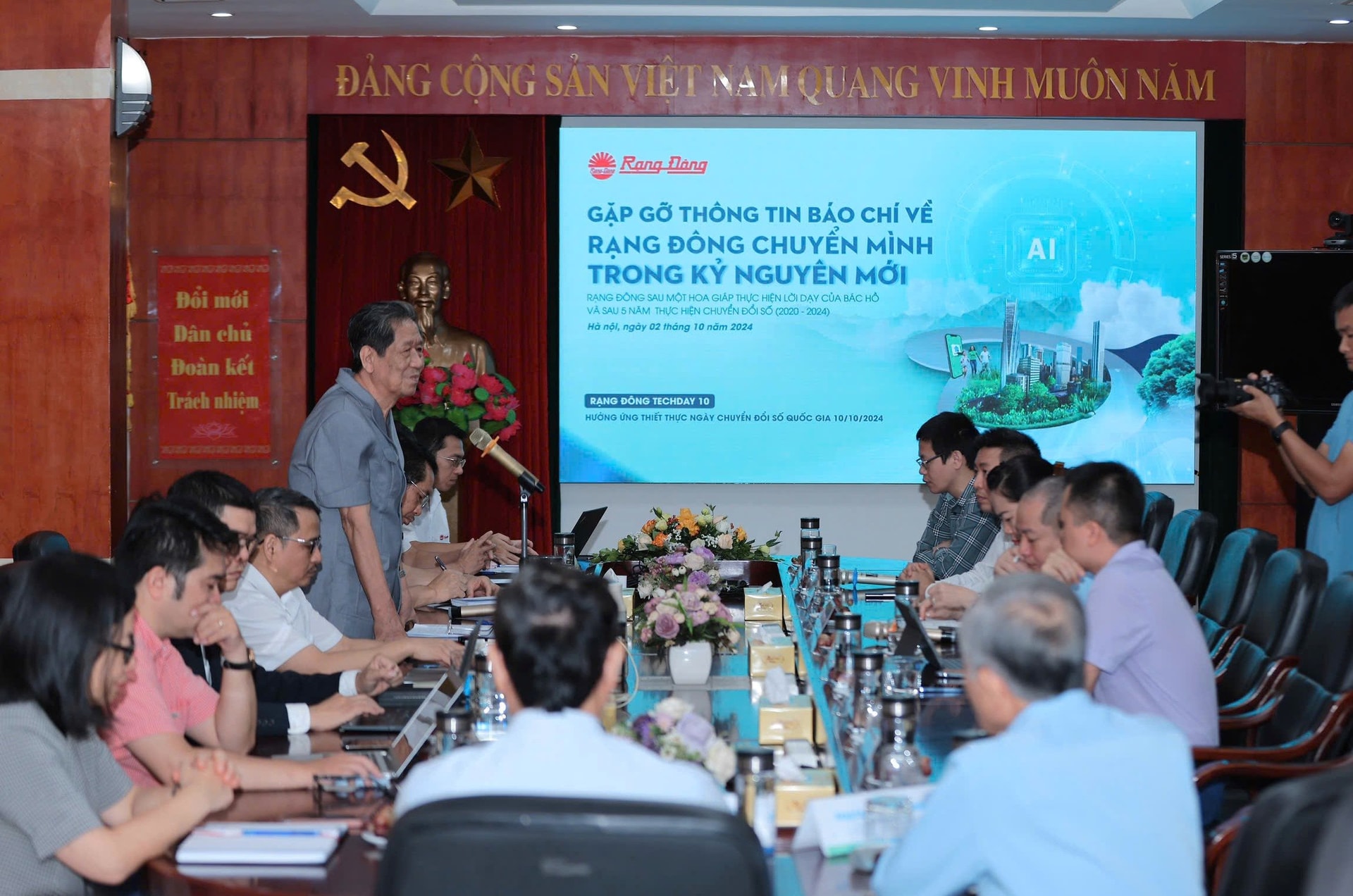 Toàn cảnh buổi họp báo