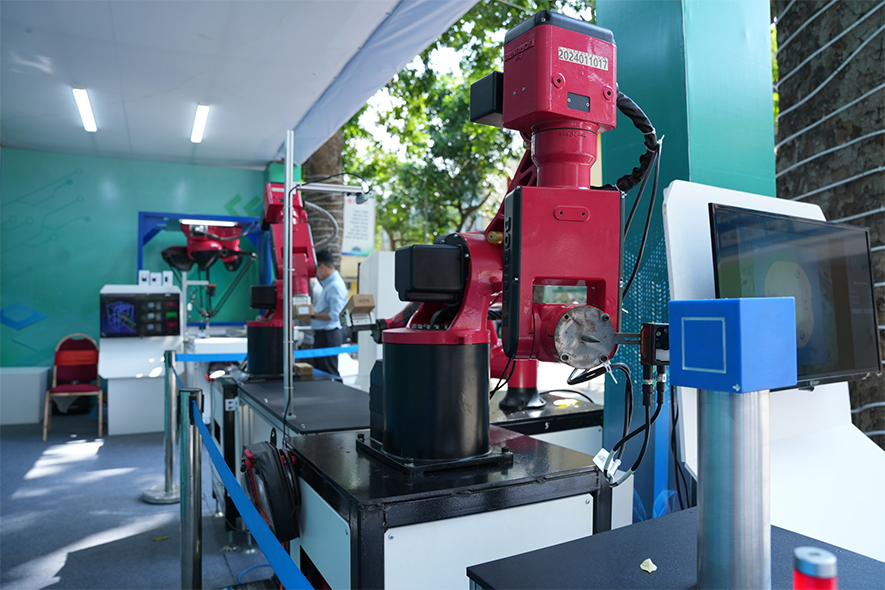 Rạng Đông phê duyệt và bắt đầu thực hiện chiến lược chuyển đổi số từ năm 2020.