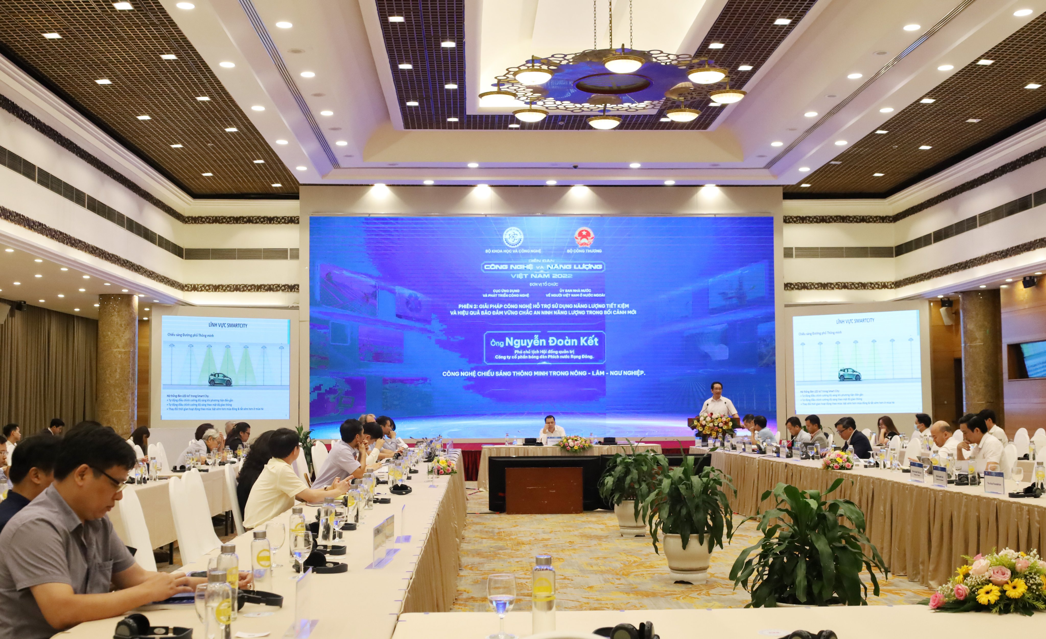 Toàn cảnh Diễn đàn công nghệ và năng lượng Việt Nam 2022