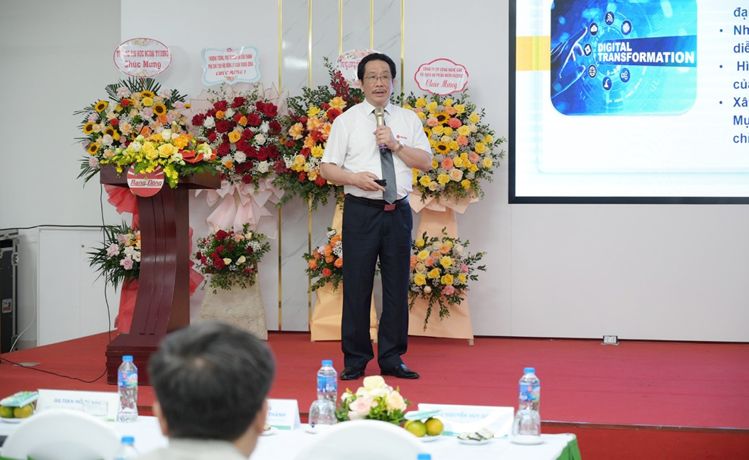 Phó tổng Giám đốc Công ty Cổ phần bóng đèn phích nước Rạng Đông Nguyễn Đoàn Kết  