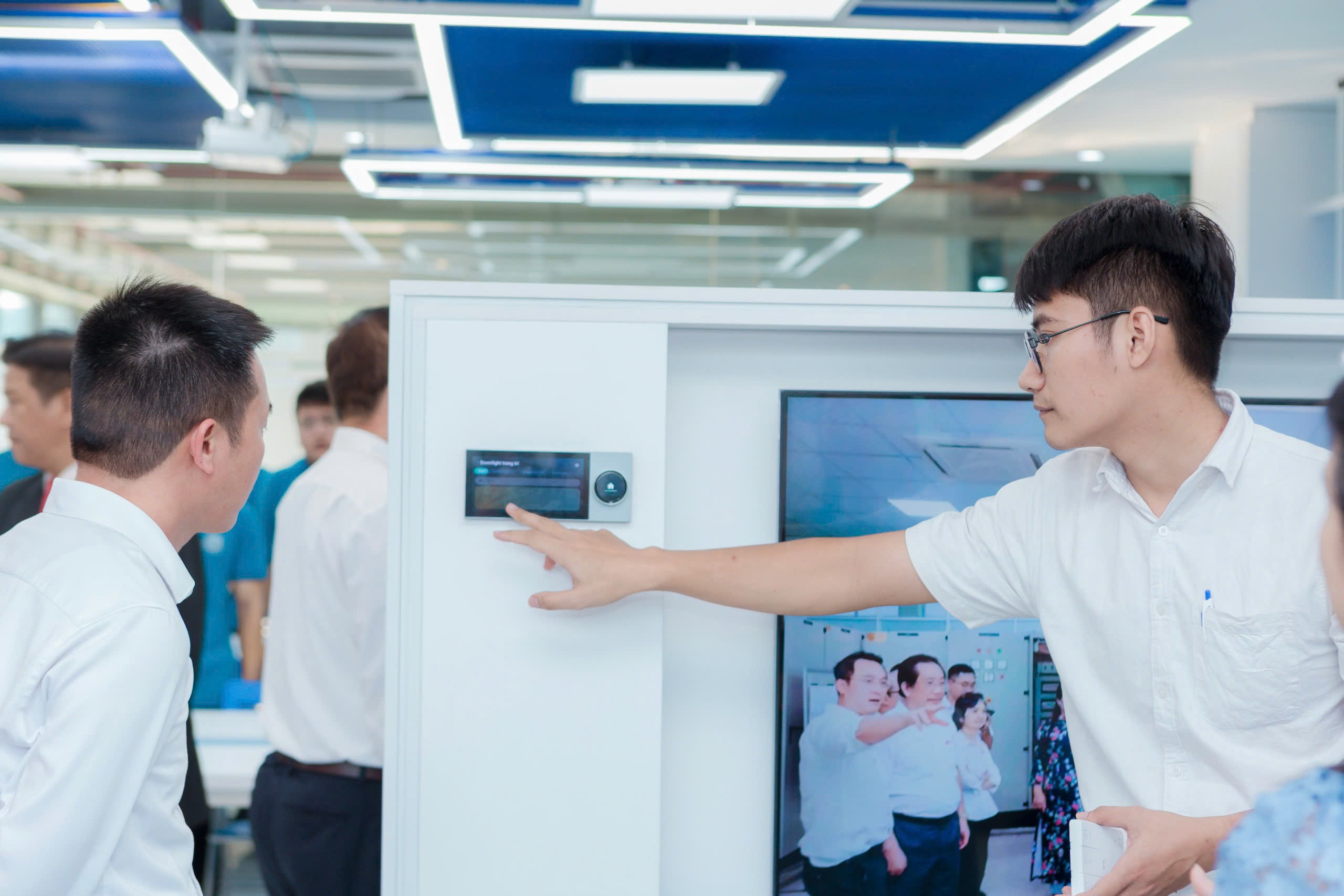 Phòng Thực hành Lab IoT - Rạng Đông được trang bị rất hiện đại