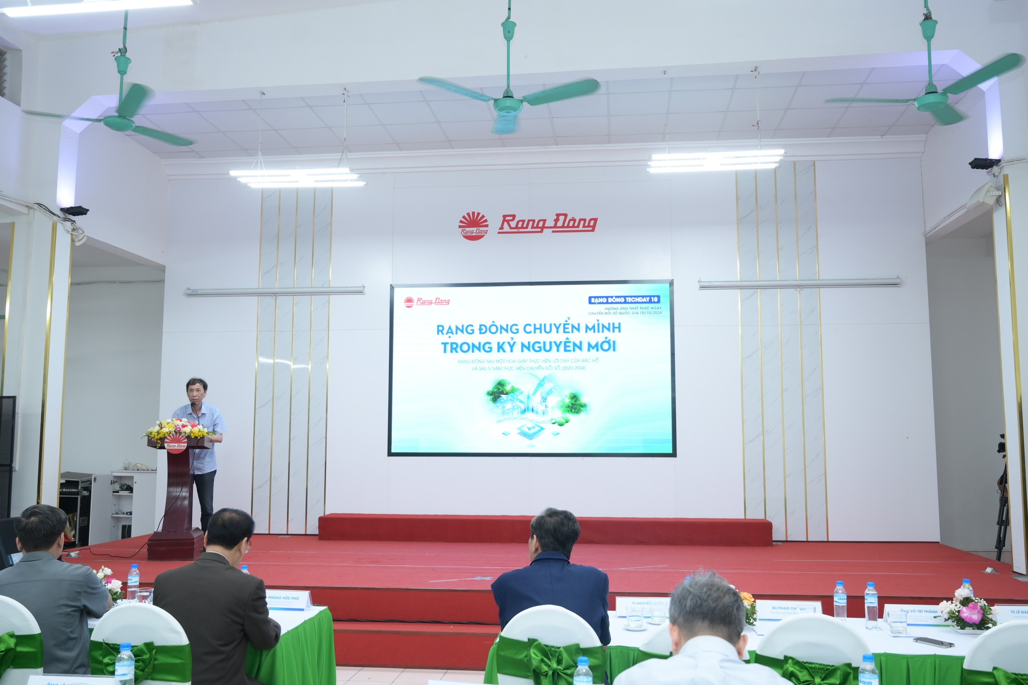 TS. Võ Trí Thành - Viện trưởng Viện Nghiên cứu chiến lược Thương hiệu và Cạnh tranh phát biểu tại sự kiện.
