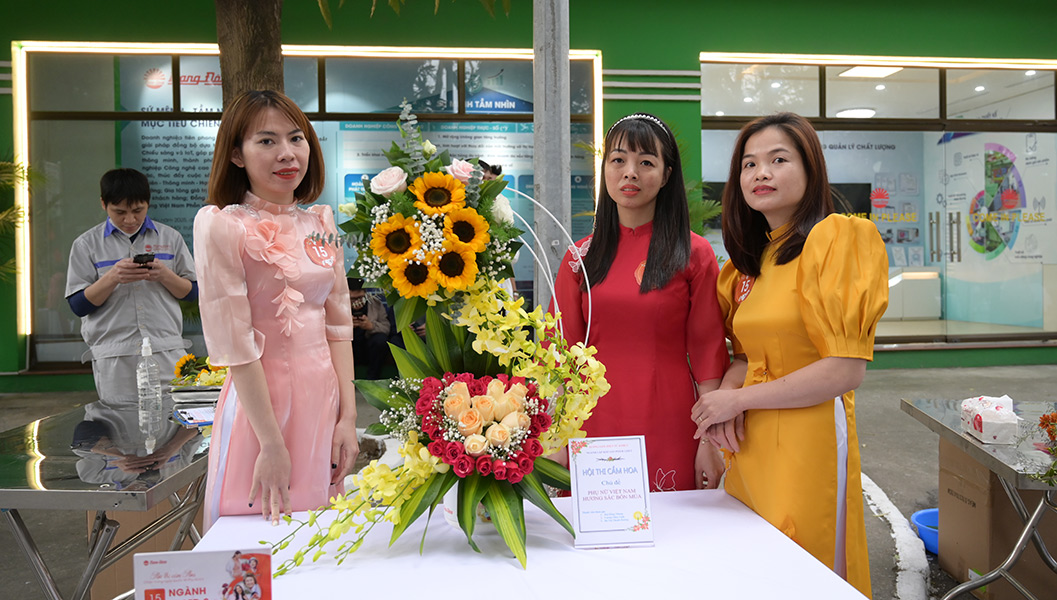 Tác phẩm: Phụ nữ Việt Nam - Hương sắc bốn mùa