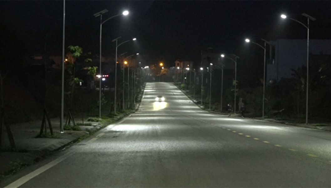 Chiếu sáng đường phố bằng đèn LED năng lượng mặt trời của Rạng Đông tại Cao Bằng