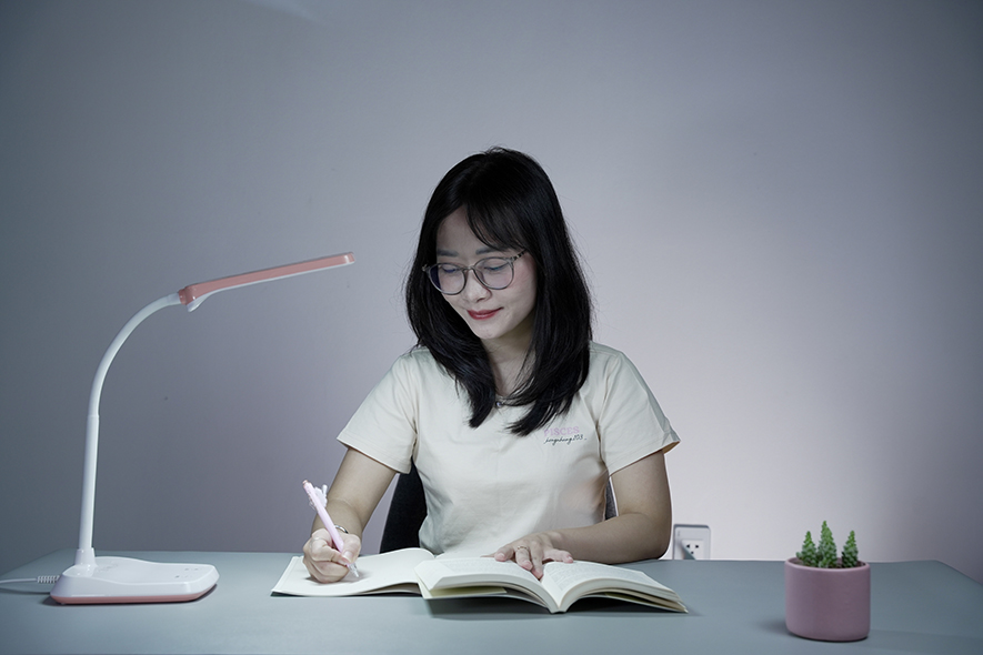 Ưu điểm nổi bật của đèn bàn Rạng Đông