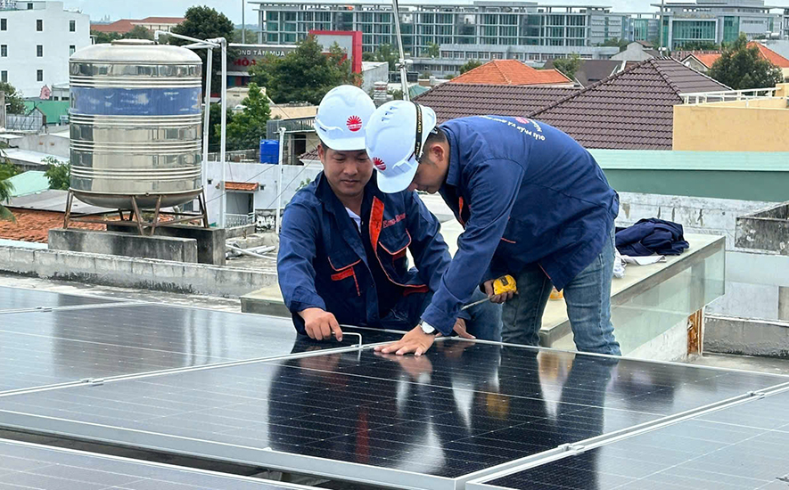 Có nên lắp điện mặt trời cho hộ gia đình không? Lợi ích thực tế từ hệ thống điện năng lượng mặt trời gia đình