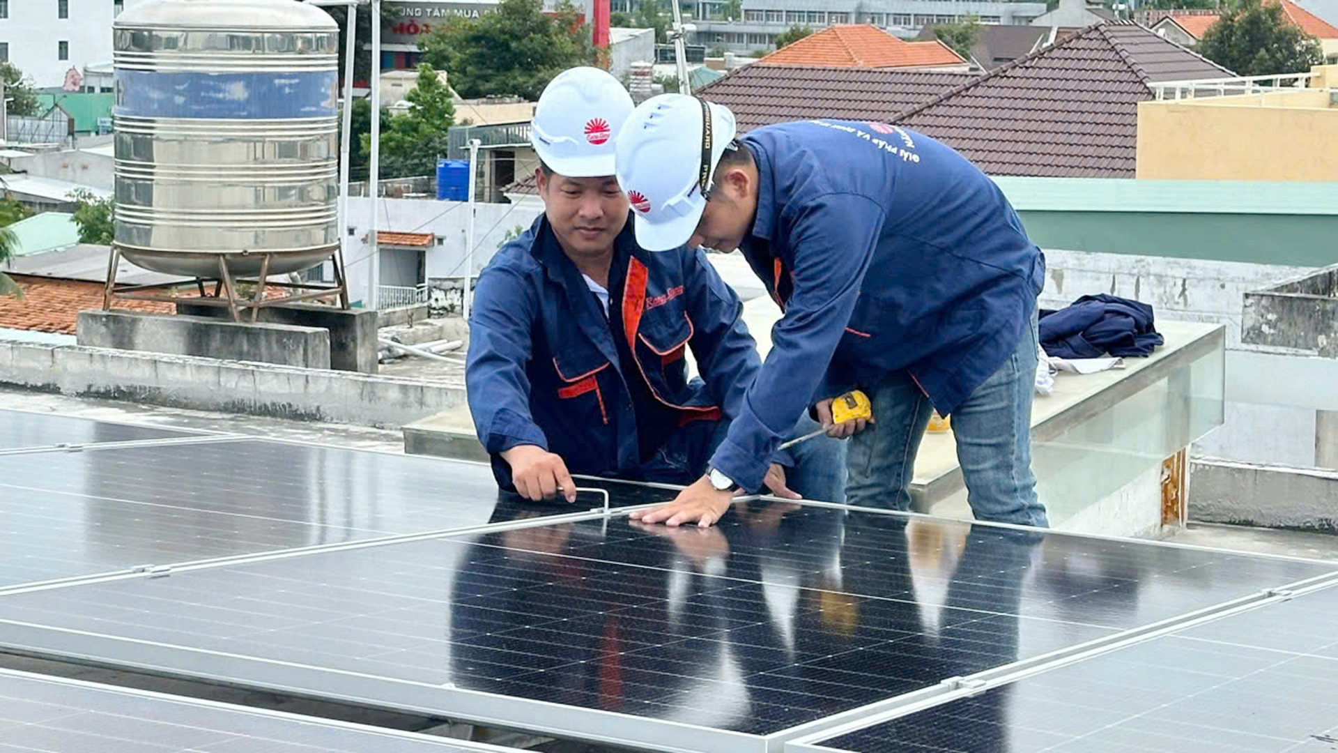 Triển khai lắp đặt điện mặt trời mái nhà cho hộ gia đình Triển khai lắp đặt điện mặt trời mái nhà cho hộ gia đình