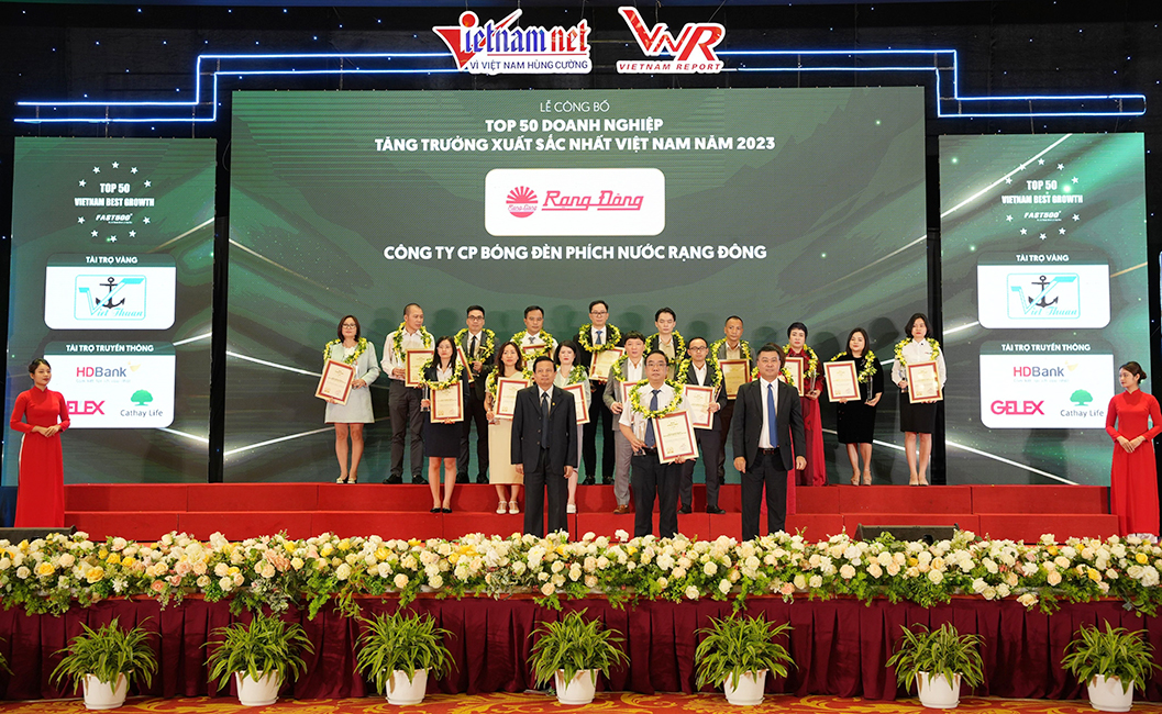 Vinh danh Rạng Đông – Top 50 Doanh nghiệp tăng trưởng xuất sắc nhất Việt Nam 2023