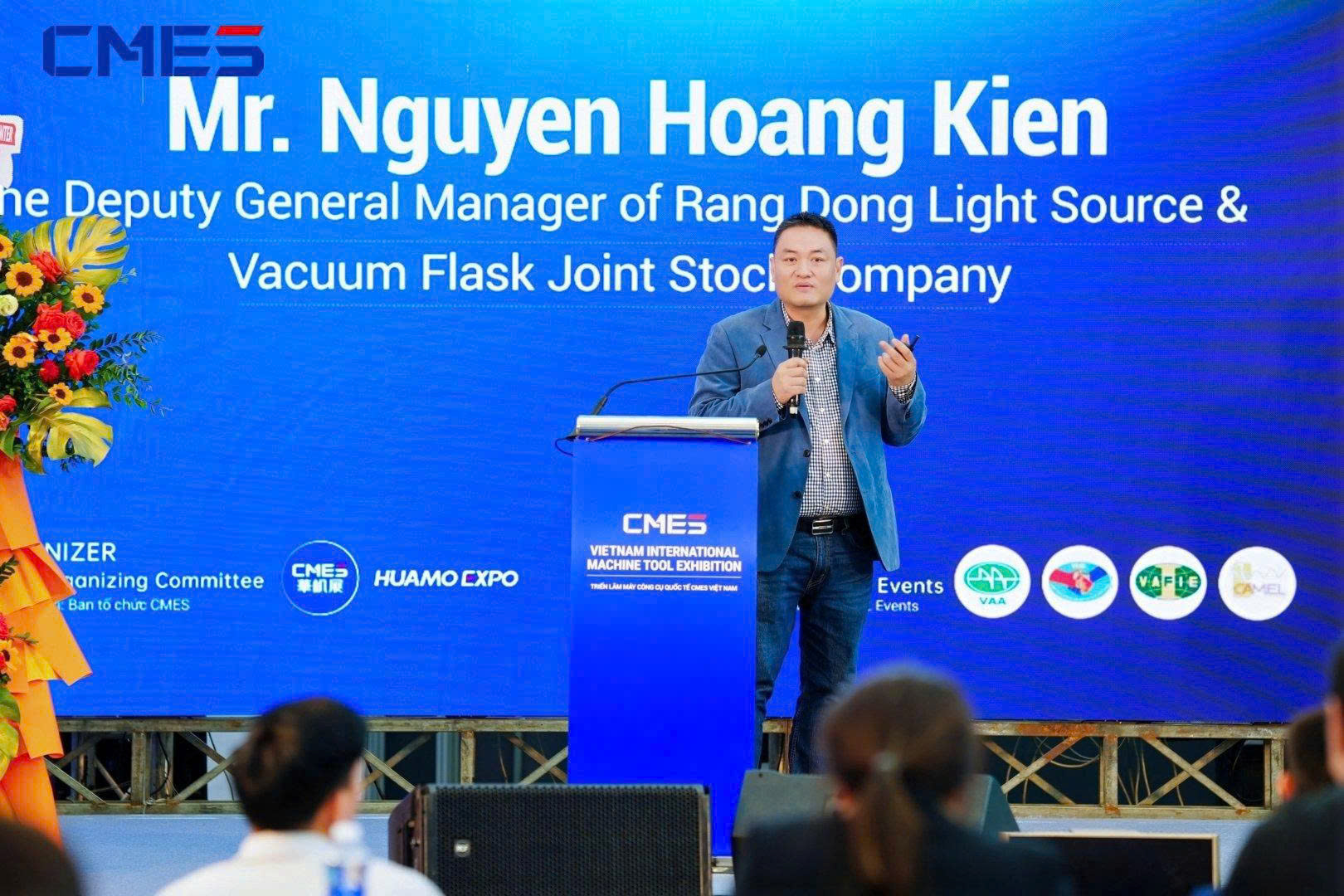 ông Nguyễn Hoàng Kiên – Phó Tổng Giám đốc Công ty CP Bóng đèn Phích nước Rạng Đông