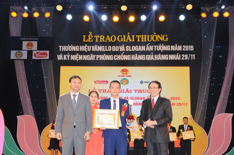 Rạng Đông – thương hiệu vàng, logo, slogan ấn tượng năm 2015