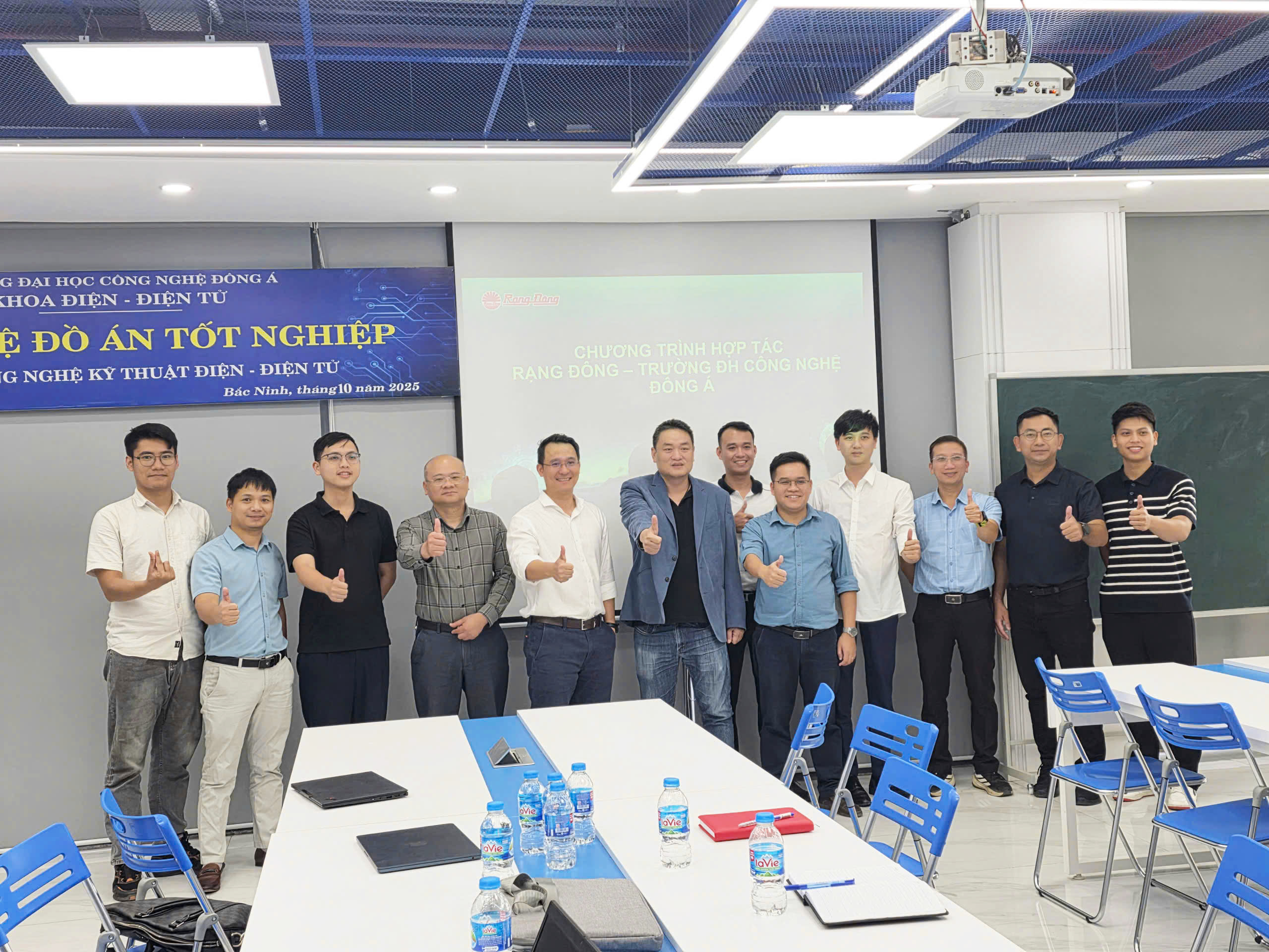 Lãnh đạo Rạng Đông & Lãnh đạo ĐH Công nghệ Đông Á tại buổi Kick-off chương trình hợp tác giữa 2 bên